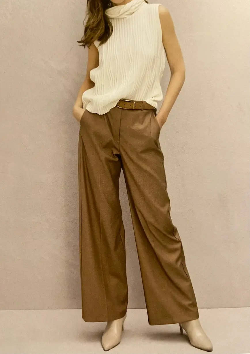 pantalone ampio tasche alla francesce con elastico dietro