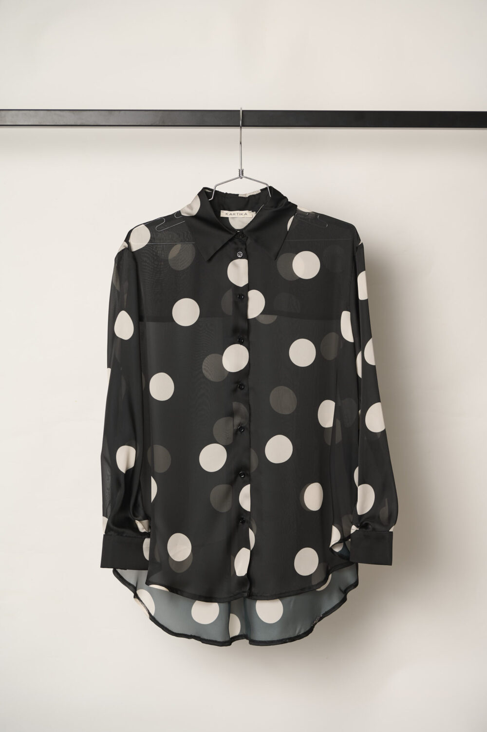 Camicia Oversize in Chiffon con Motivo a Pois – Kartika