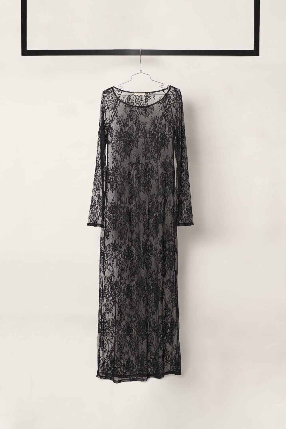 Abito Nero in Pizzo – Kartika